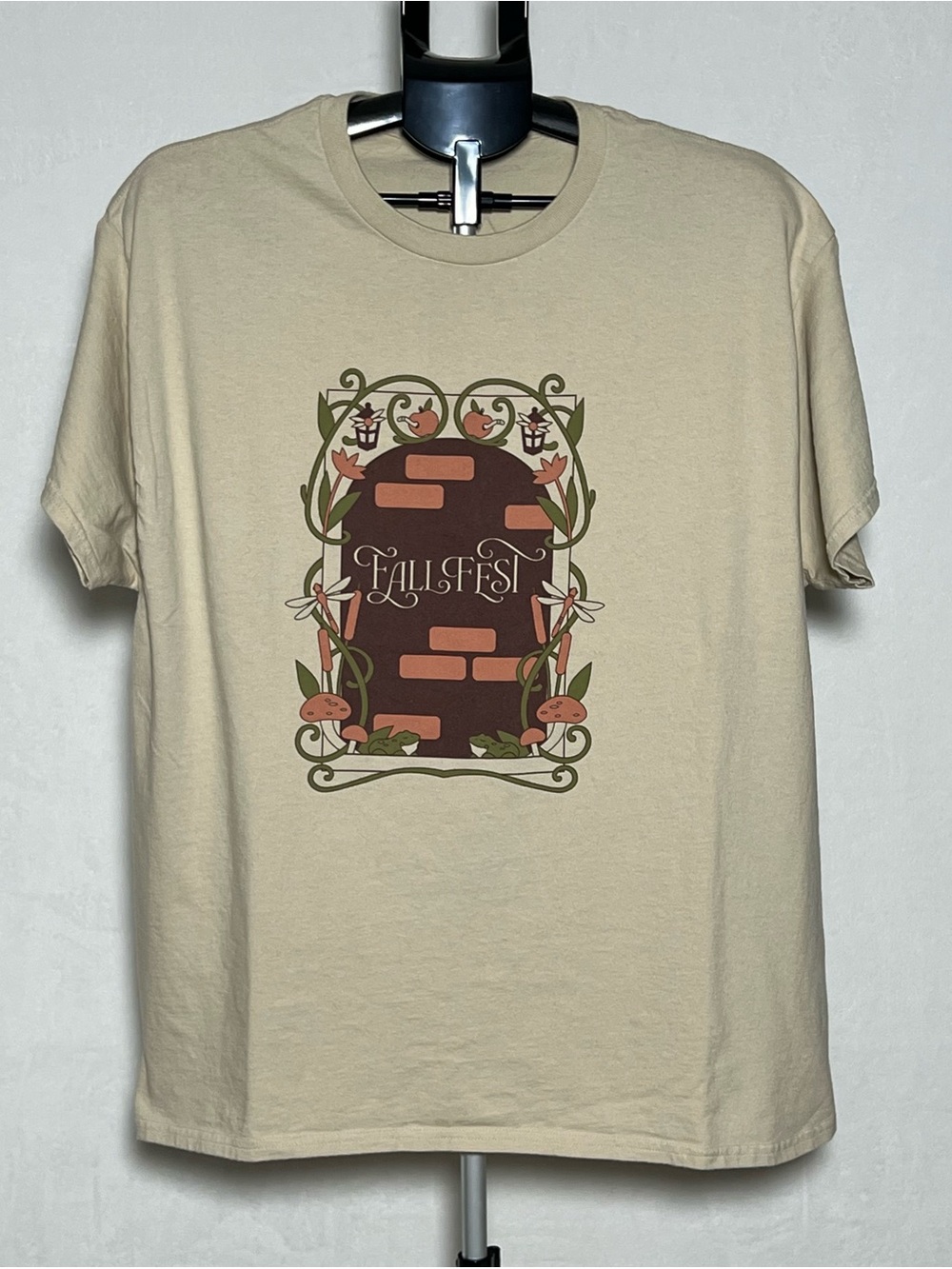 GILDAN Beige “Fall Fest” Graphic Tee - size XL
